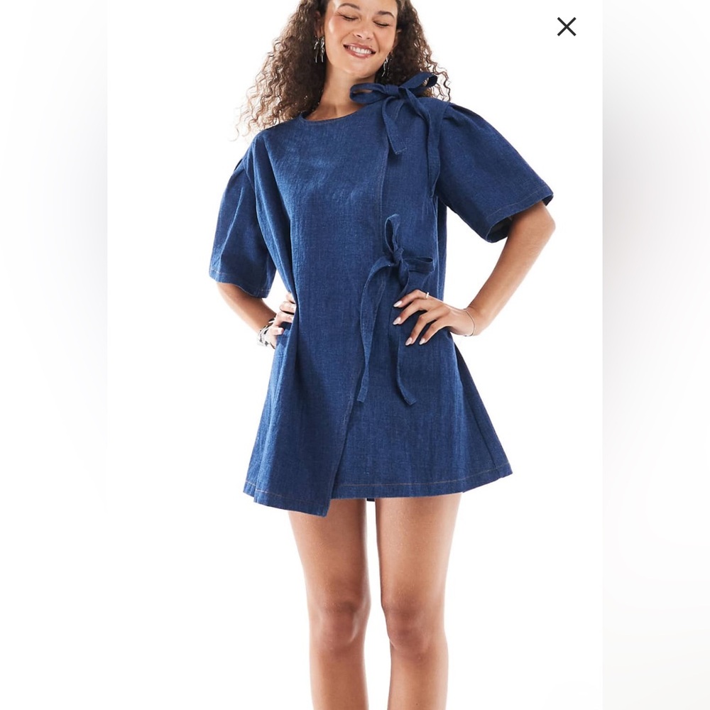 NWOT Ghospell tie wrap dress!